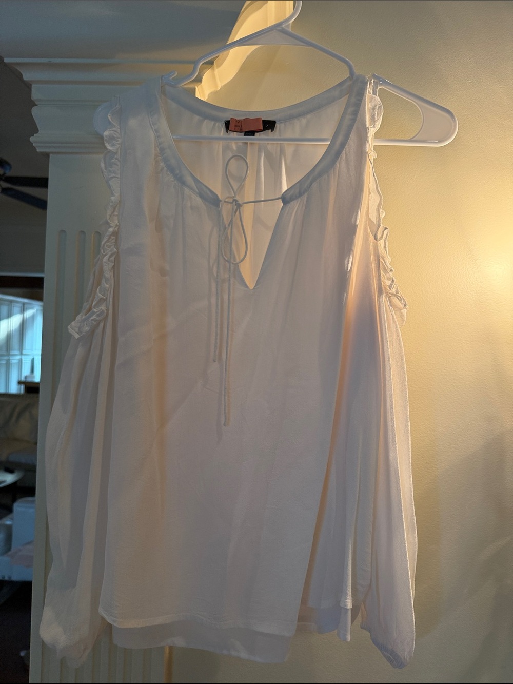 Sanctuary White Tie-Neck Ruffle Sleeve Blouse